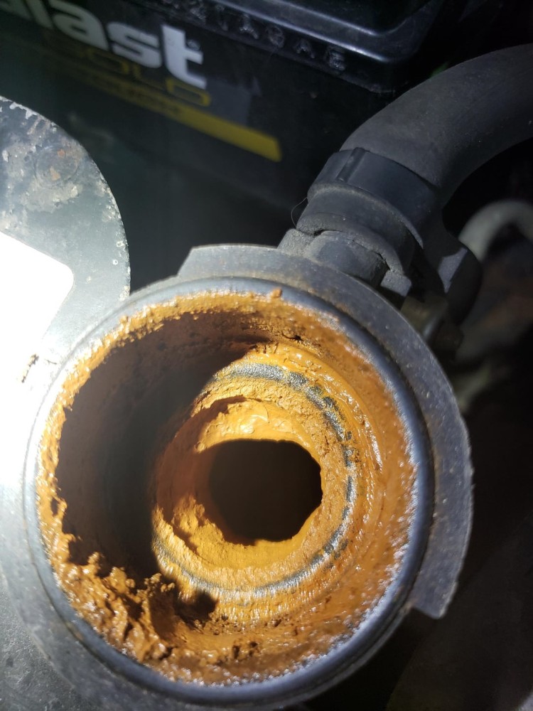can you mix different color coolant